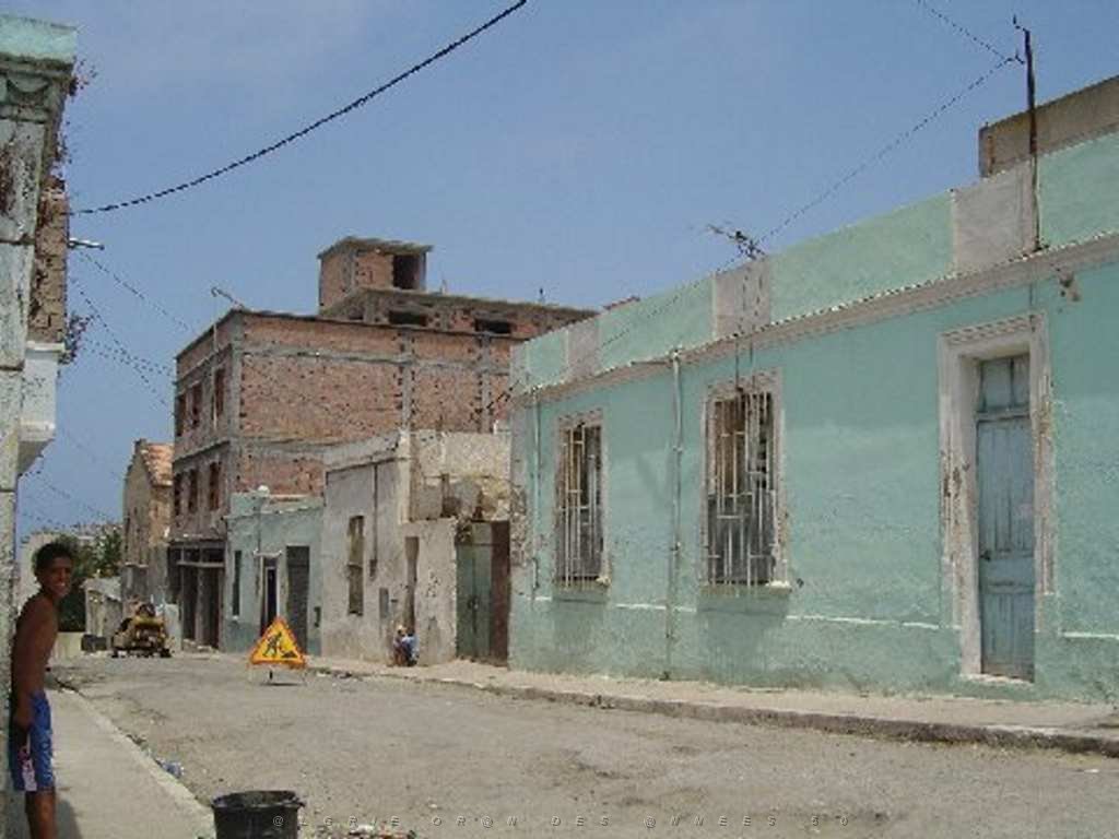 308 RUE ILE DE FRANCE ORAN 2005.jpg
